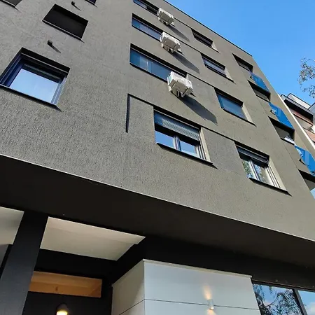 Filinhome Gunduliceva 8 *