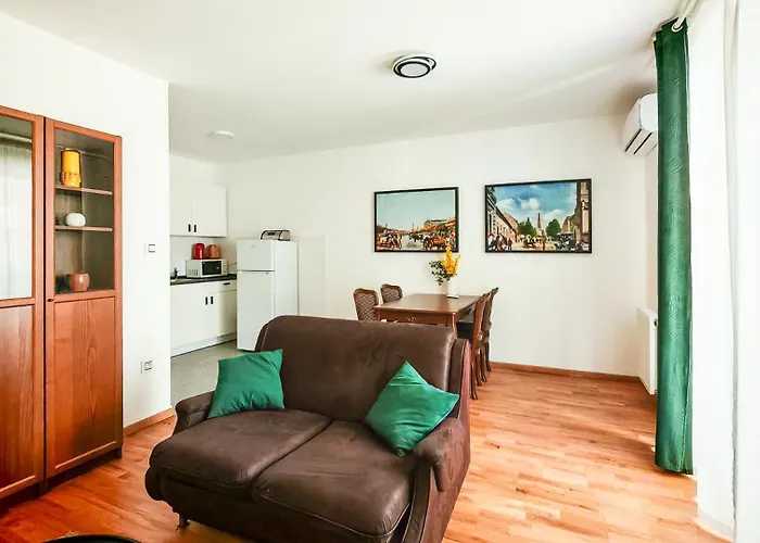 Filinhome Gunduliceva 8 Novi Sad