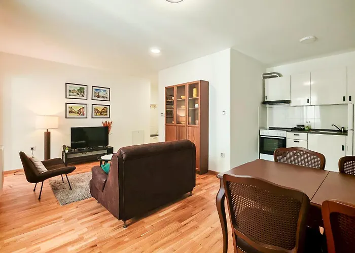 Filinhome Gunduliceva 8